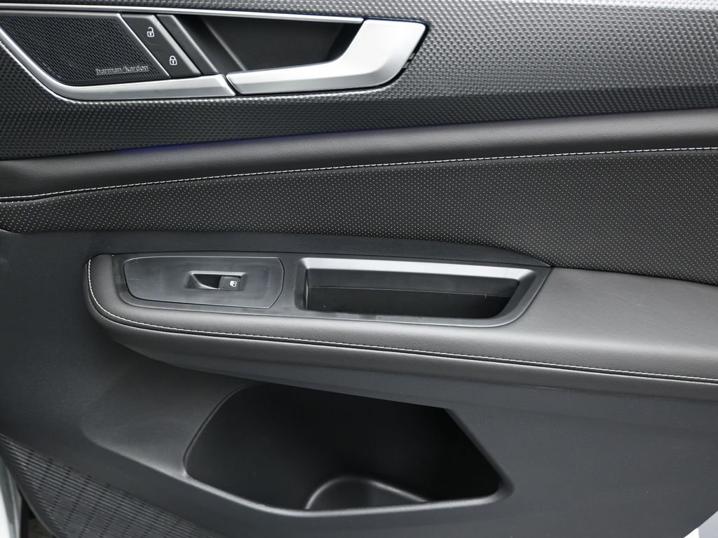 Used 2025 Volkswagen Atlas Cross Sport SEL Premium R-Line image 11