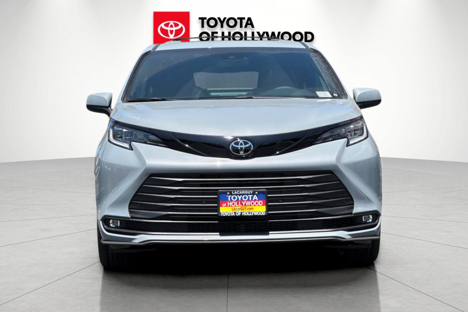 New 2026 Toyota Sienna XLE Woodland Edition AWD/4WD image 8