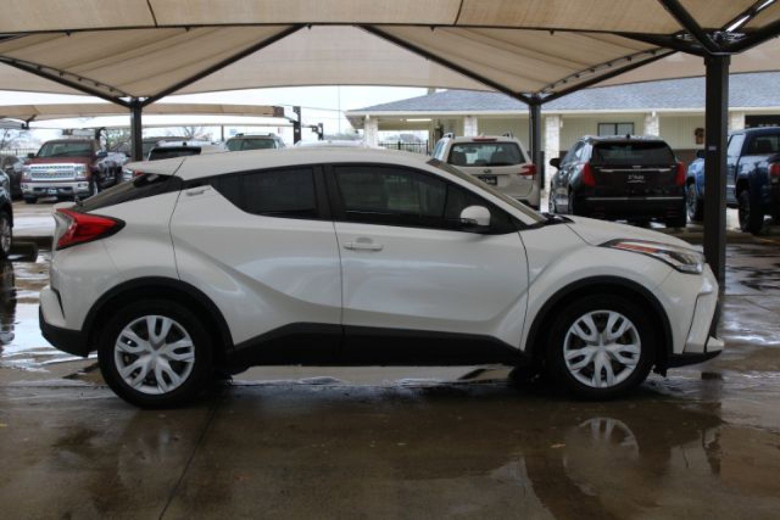 Used 2020 Toyota C-HR LE image 13