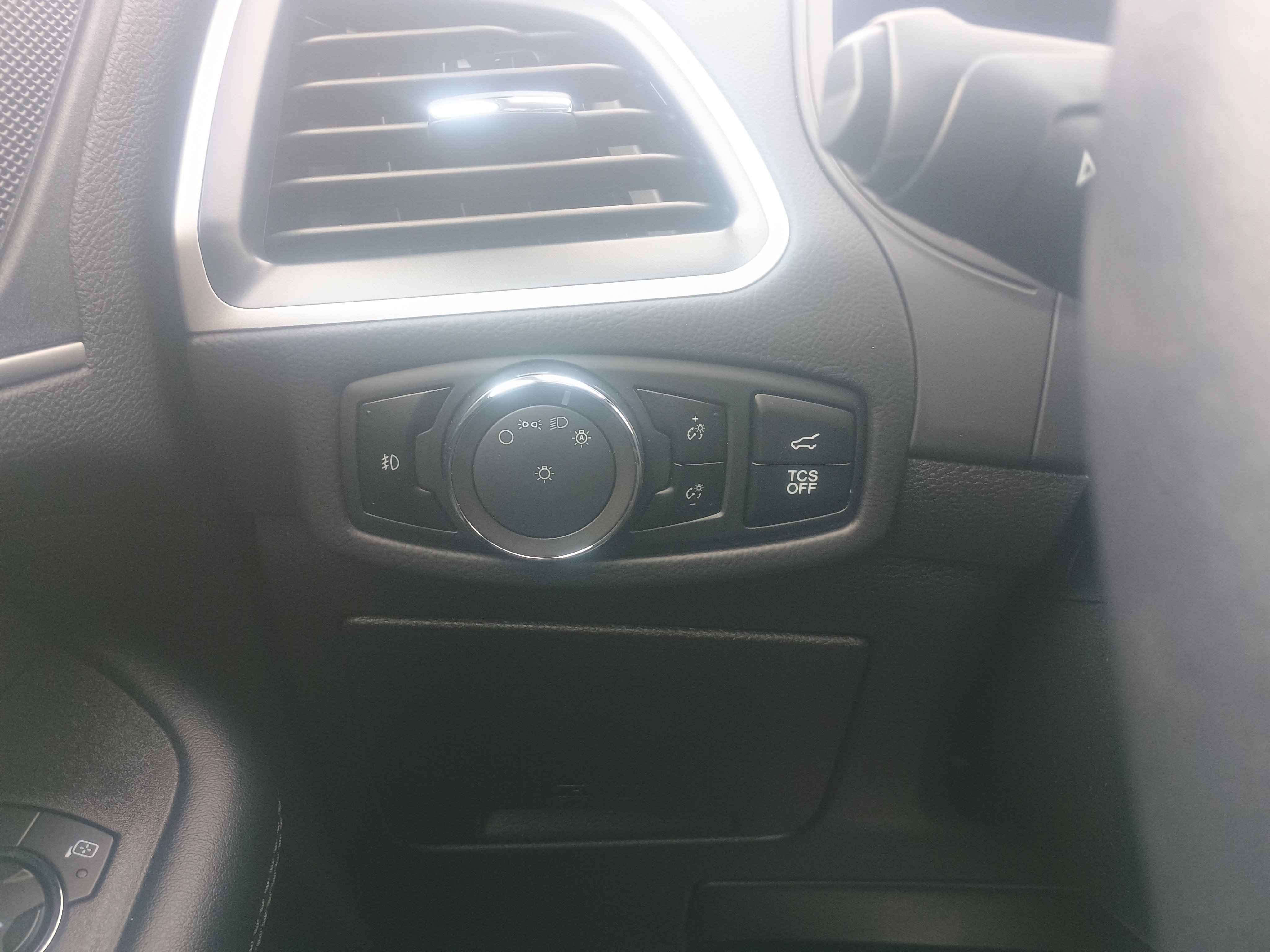 Certified 2024 Ford Edge SEL w/ Convenience Package image 21