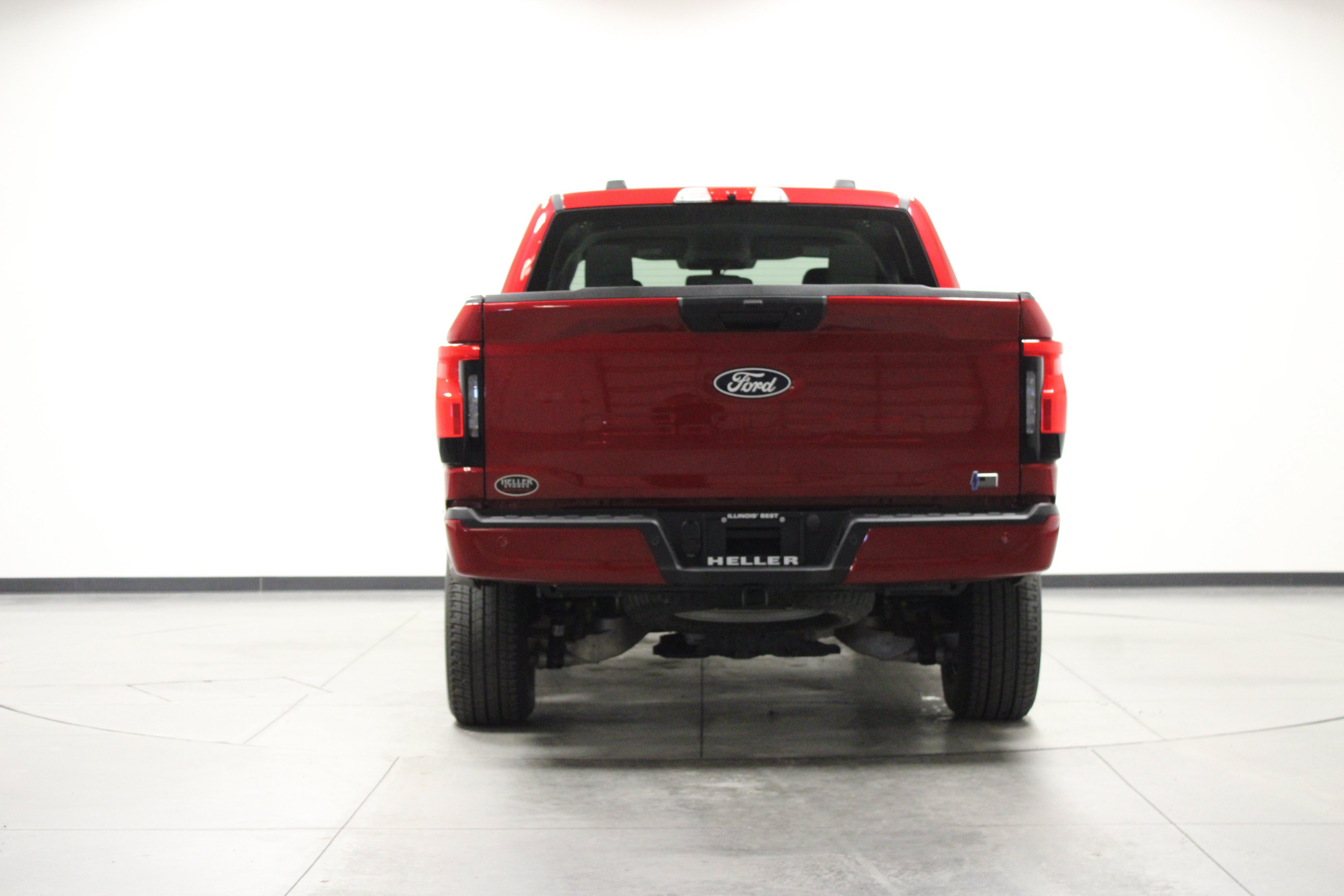 Used 2025 Ford F150 Lightning XLT AWD/4WD image 5