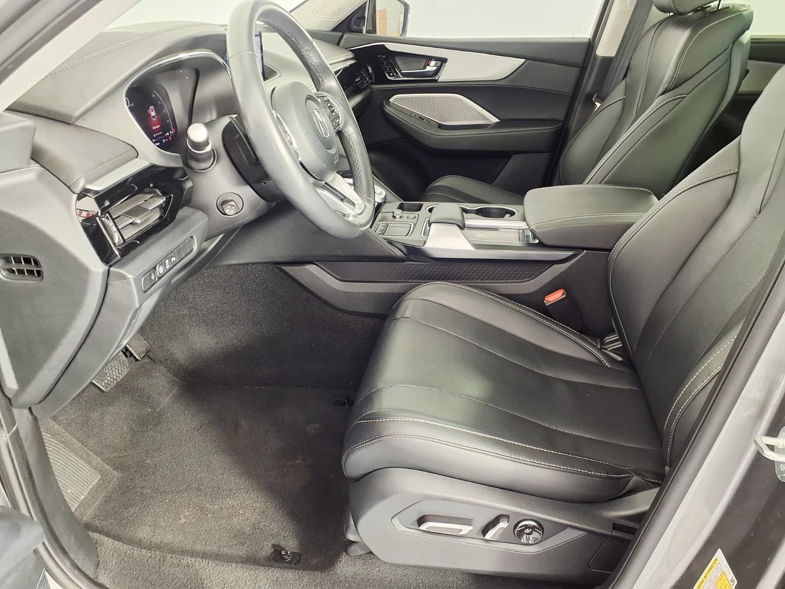 Used 2024 Acura MDX SH-AWD w/ Technology Package image 12