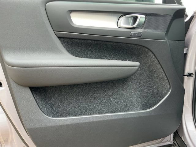 New 2026 Volvo XC40 B4 Core FWD image 20