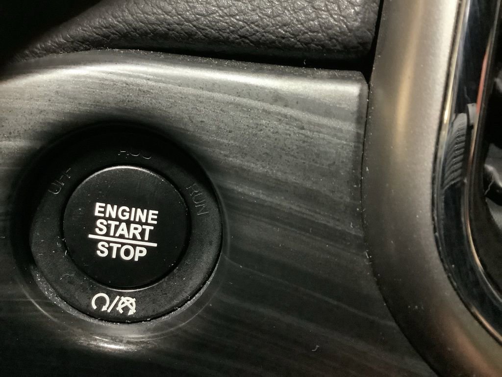 Used 2021 Jeep Grand Cherokee Laredo image 31