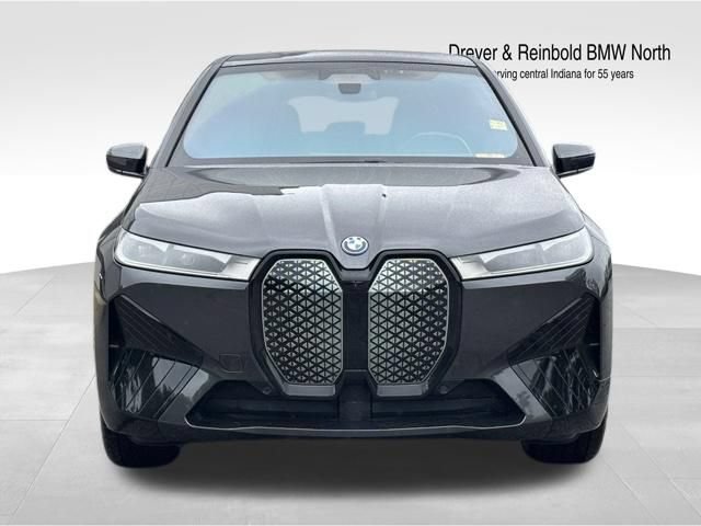 Used 2024 BMW iX xDrive50 w/ Sport Package AWD/4WD image 11