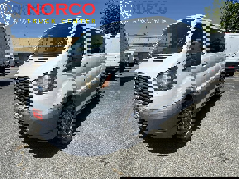 Used 2017 Ford Transit 150 XL image 5