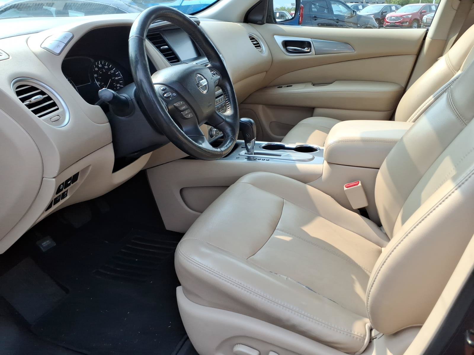 Used 2019 Nissan Pathfinder SL FWD image 11