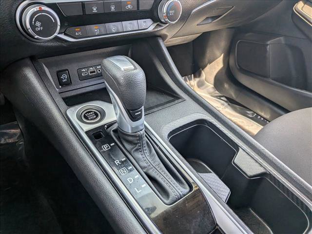 Used 2025 Nissan Sentra SV image 18