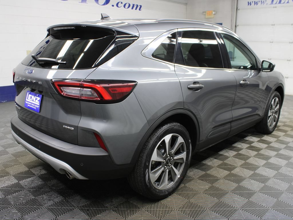 Used 2025 Ford Escape Platinum AWD/4WD image 6
