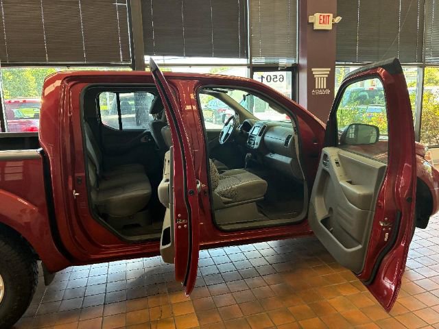 Used 2019 Nissan Frontier SV image 12