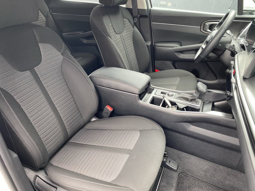 Used 2026 Kia Sorento LX FWD image 33