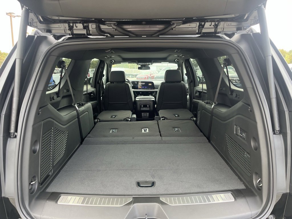 New 2026 Chevrolet Suburban Premier w/ Sun And Tow Package image 7