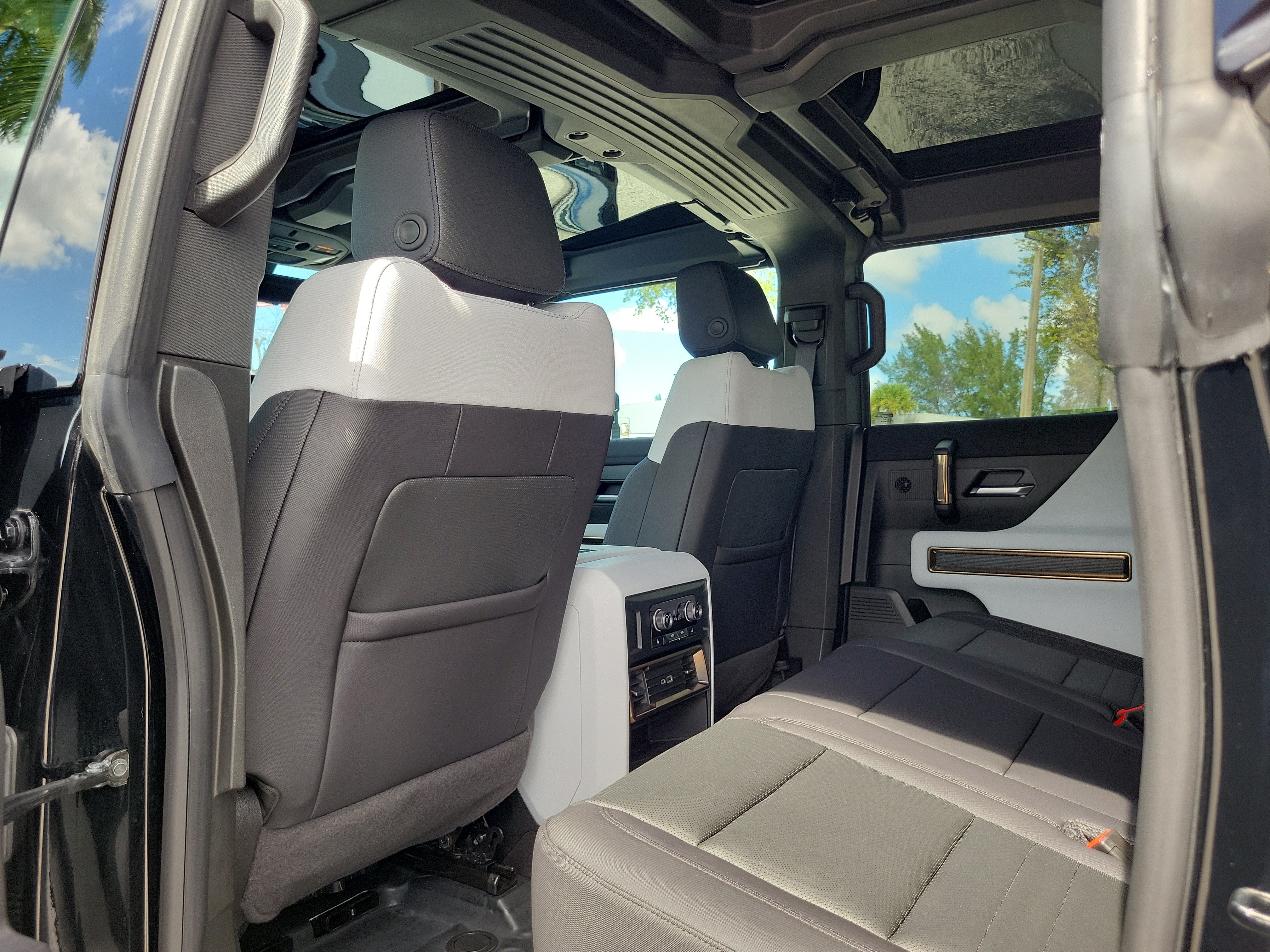 Used 2024 GMC Hummer EV 3X w/ LPO, Sport Package AWD/4WD image 15