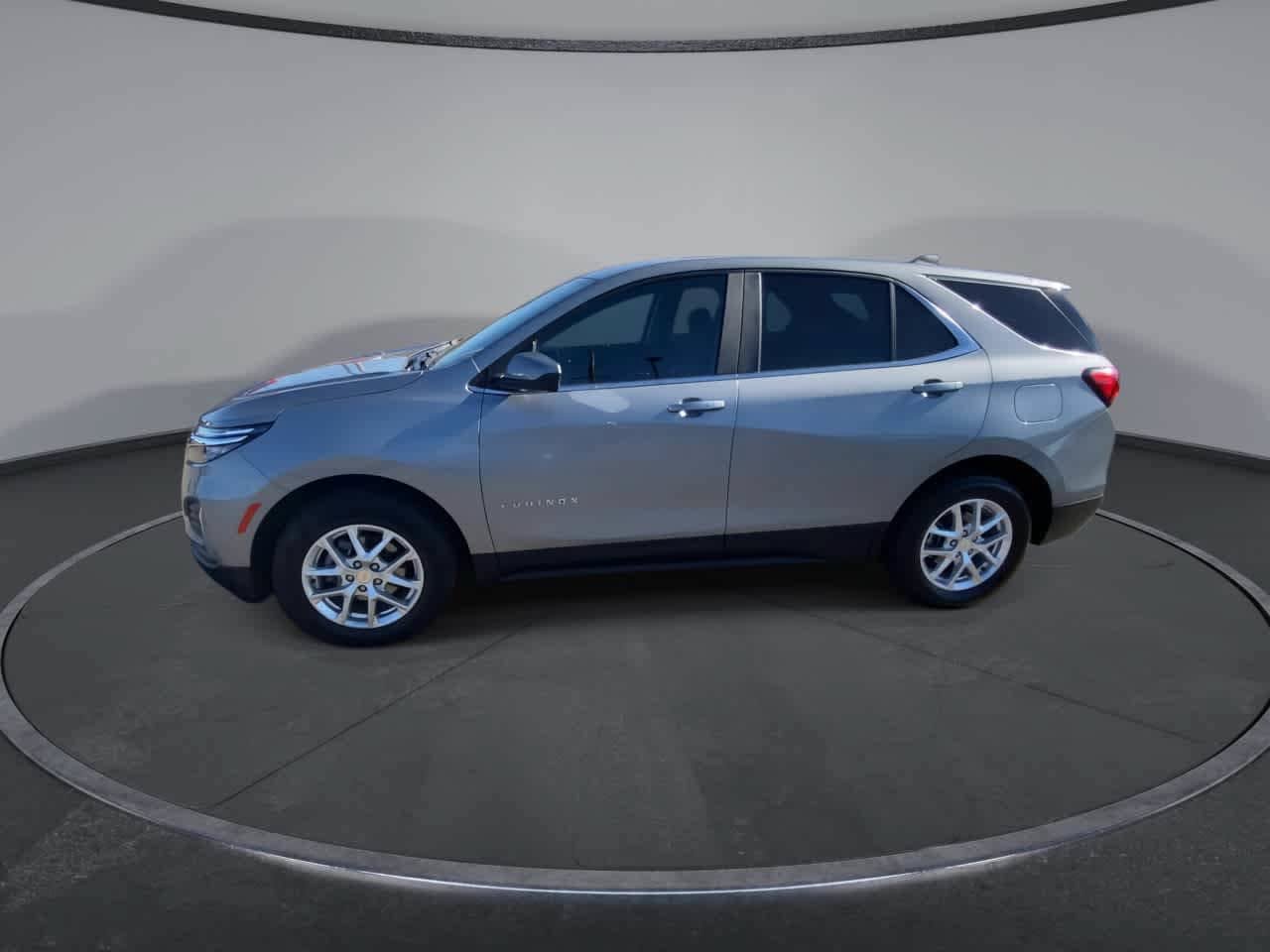 Used 2024 Chevrolet Equinox LT AWD/4WD image 5