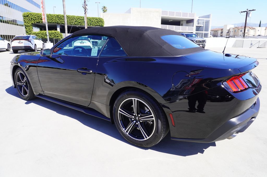 Used 2025 Ford Mustang EcoBoost image 6