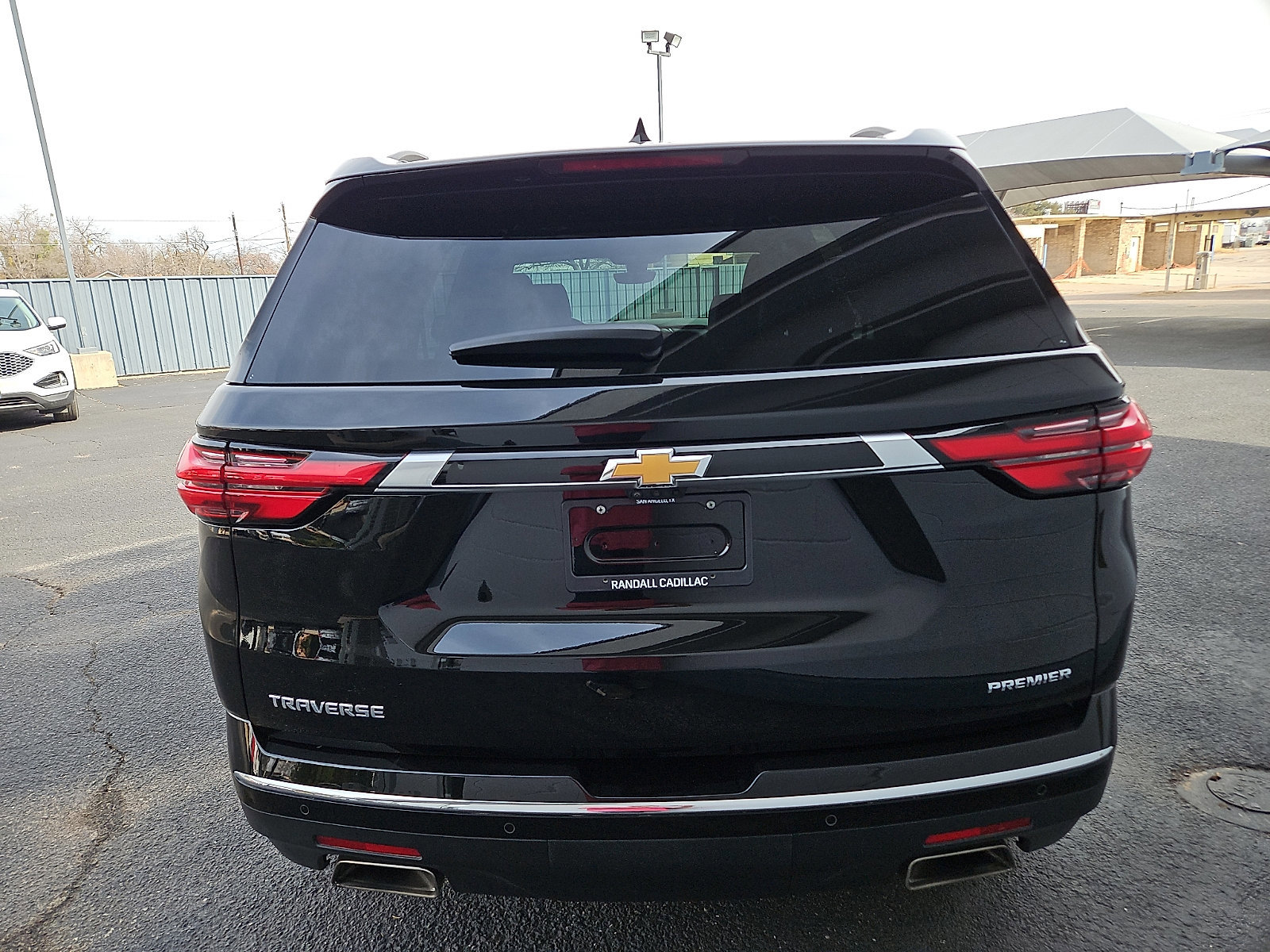 Used 2023 Chevrolet Traverse Premier image 4