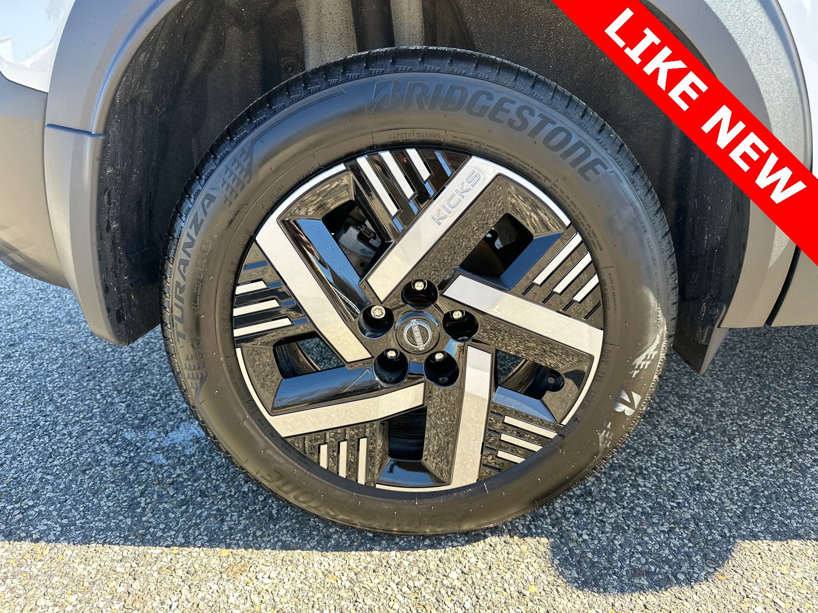 Used 2026 Nissan Kicks SV image 17