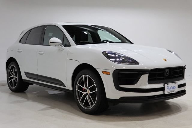 Used 2023 Porsche Macan S AWD/4WD video 1