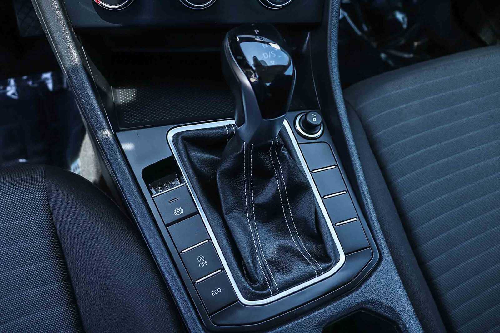 Certified 2024 Volkswagen Jetta S FWD image 19