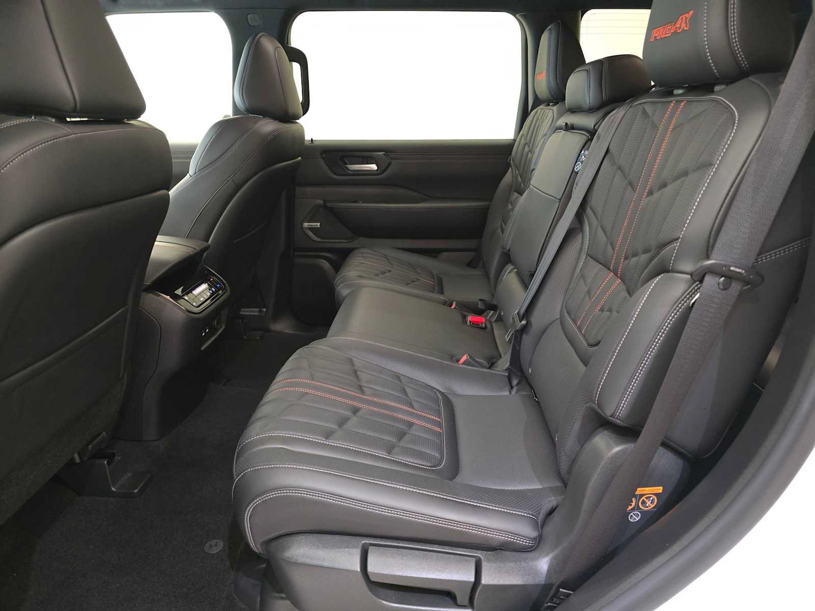 Used 2025 Nissan Armada PRO-4X AWD/4WD image 23