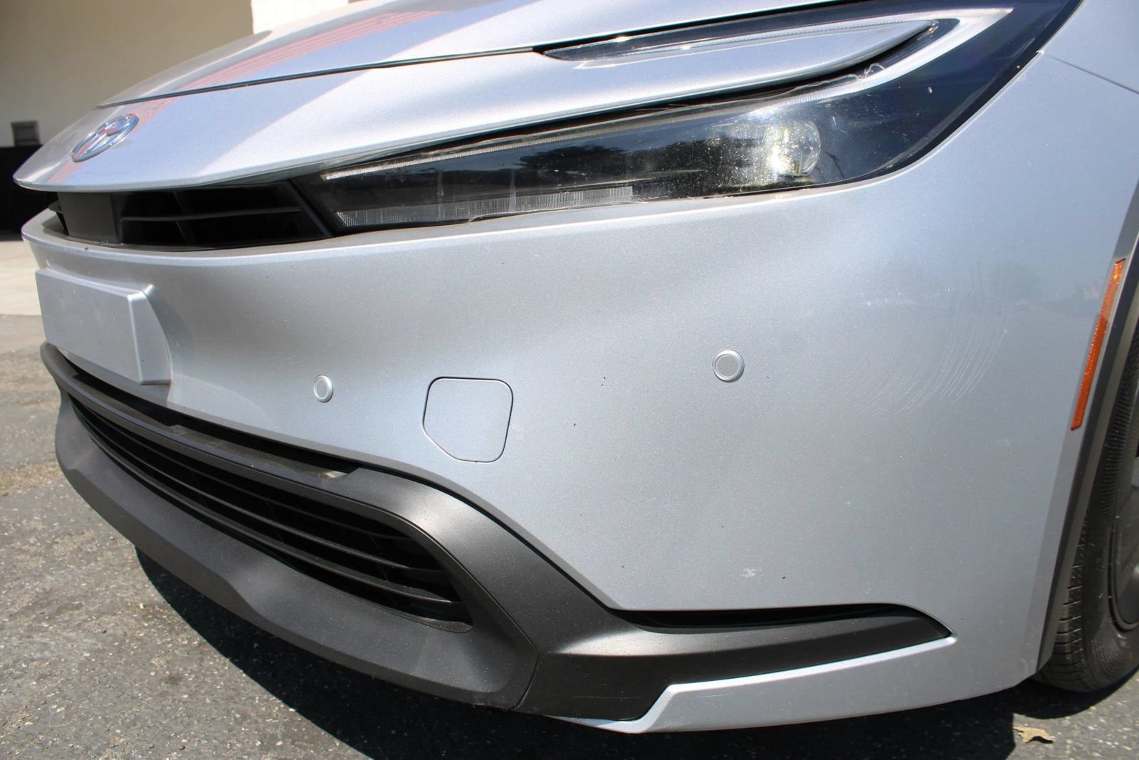 Used 2025 Toyota Prius LE FWD image 4