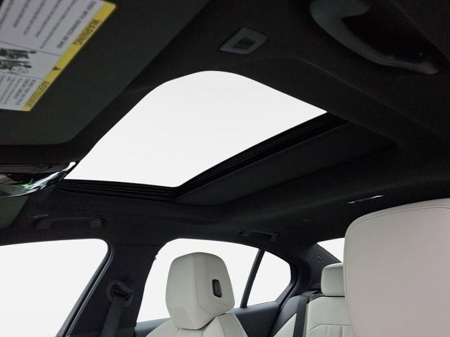 New 2026 BMW i5 eDrive40 w/ M Sport Package AWD/4WD image 12