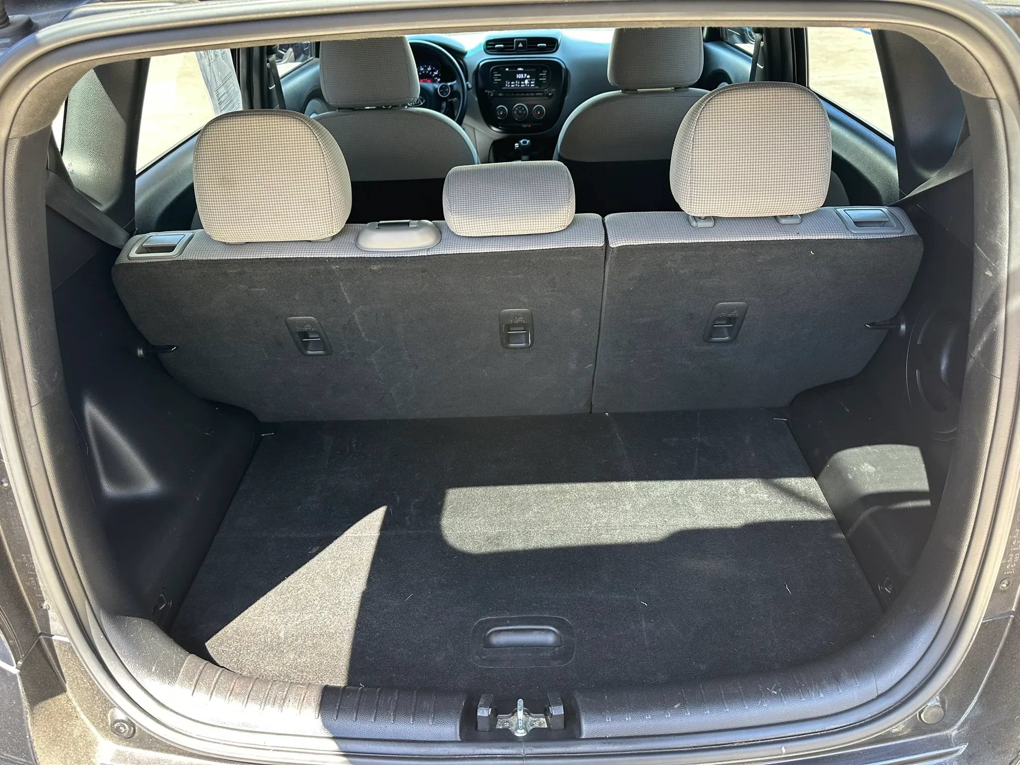 Used 2018 Kia Soul FWD image 29