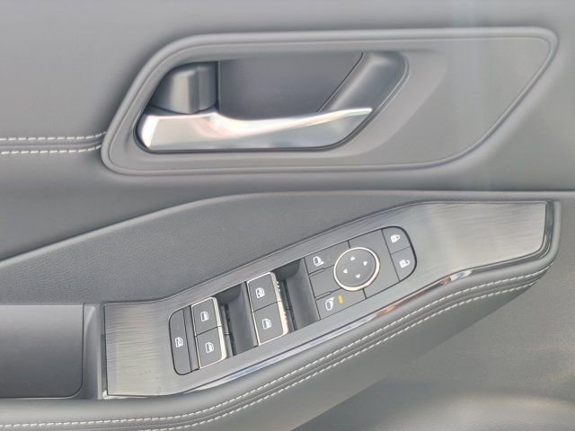 New 2025 Nissan Rogue SL image 15