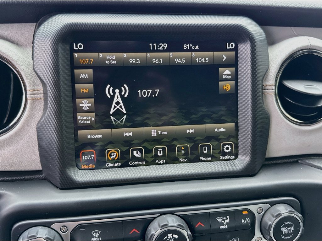 Certified 2022 Jeep Wrangler Unlimited Sahara AWD/4WD image 16