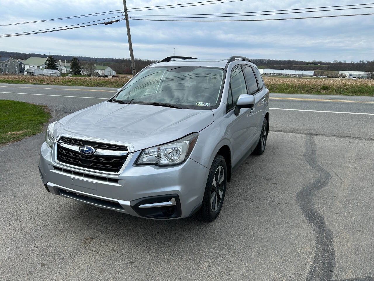 Used 2017 Subaru Forester 2.5i Premium w/ All-Weather Package AWD/4WD image 5