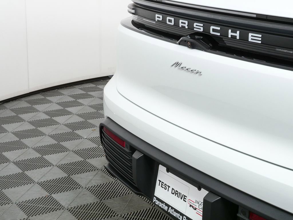 New 2026 Porsche Macan Electric image 36