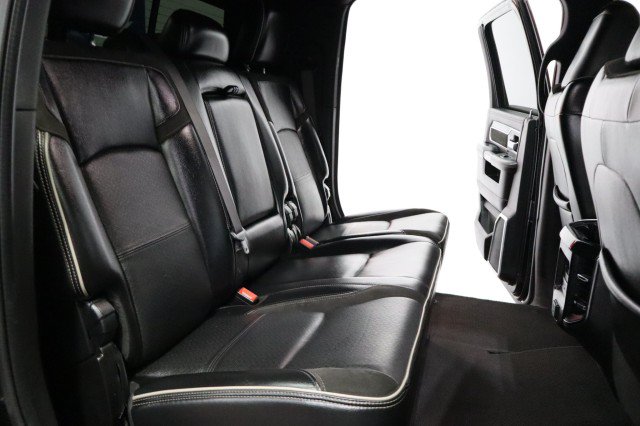 Used 2019 RAM 2500 Laramie w/ Black Appearance Package AWD/4WD image 9