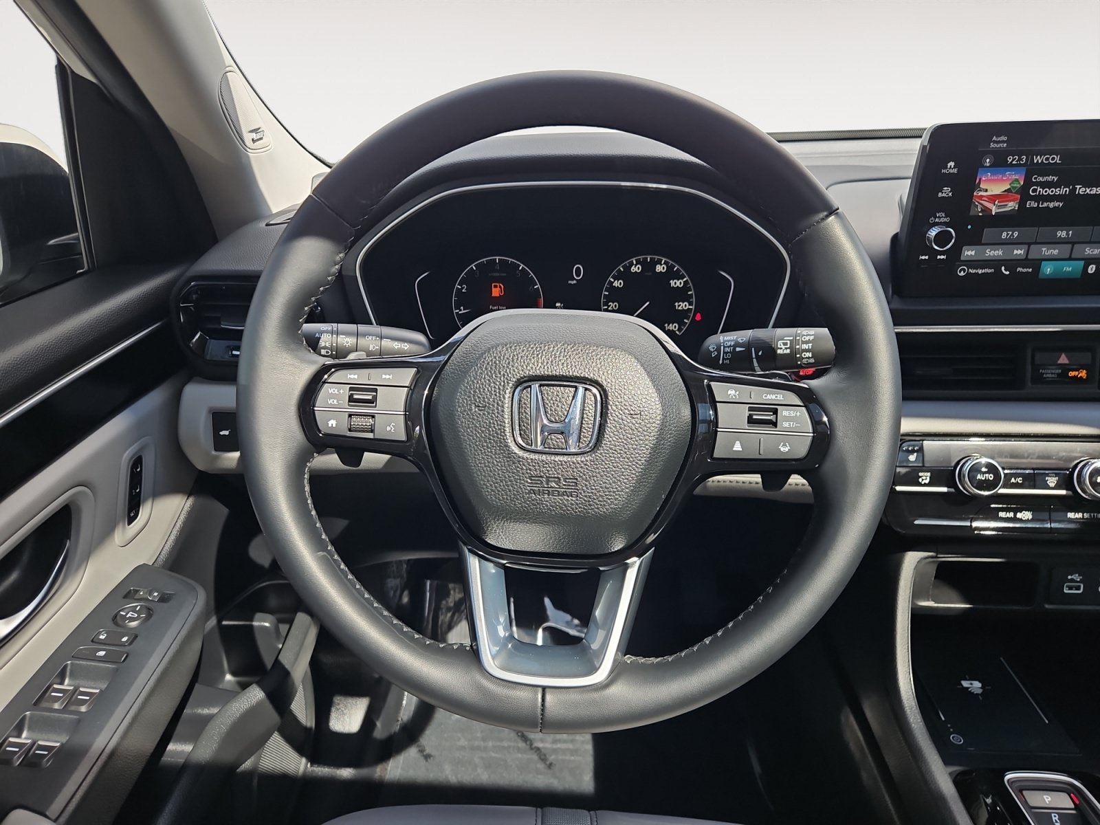 Used 2024 Honda Pilot Touring image 23