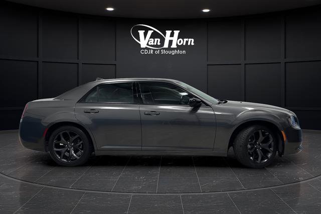 Used 2023 Chrysler 300 Touring w/ Sport Appearance Package image 2