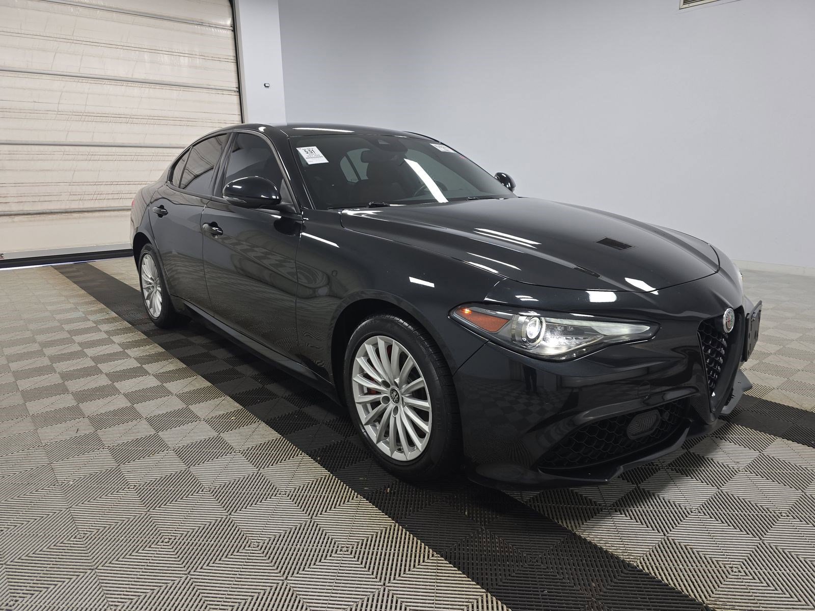 Used 2023 Alfa Romeo Giulia Sprint AWD/4WD image 3