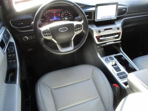Used 2021 Ford Explorer XLT w/ Equipment Group 202A image 5