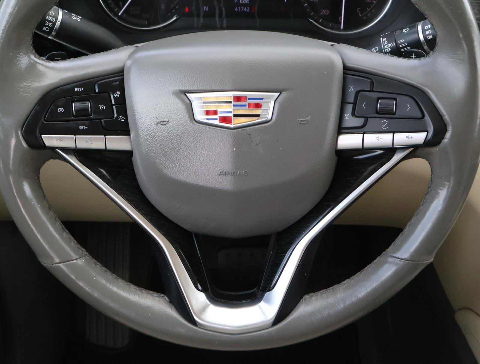 Certified 2021 Cadillac XT6 Premium Luxury image 14