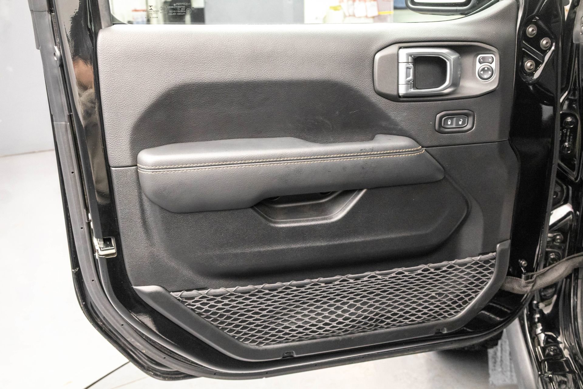 Used 2021 Jeep Wrangler Unlimited Rubicon w/ Trailer Tow Package image 28