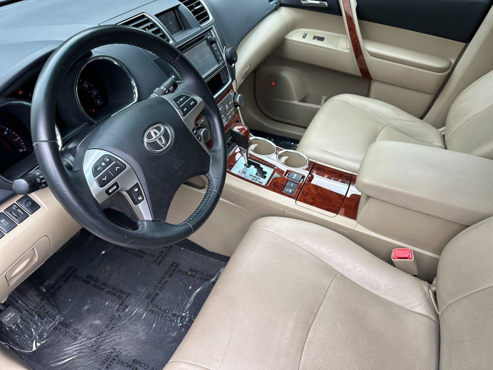 Used 2013 Toyota Highlander Limited AWD/4WD image 9