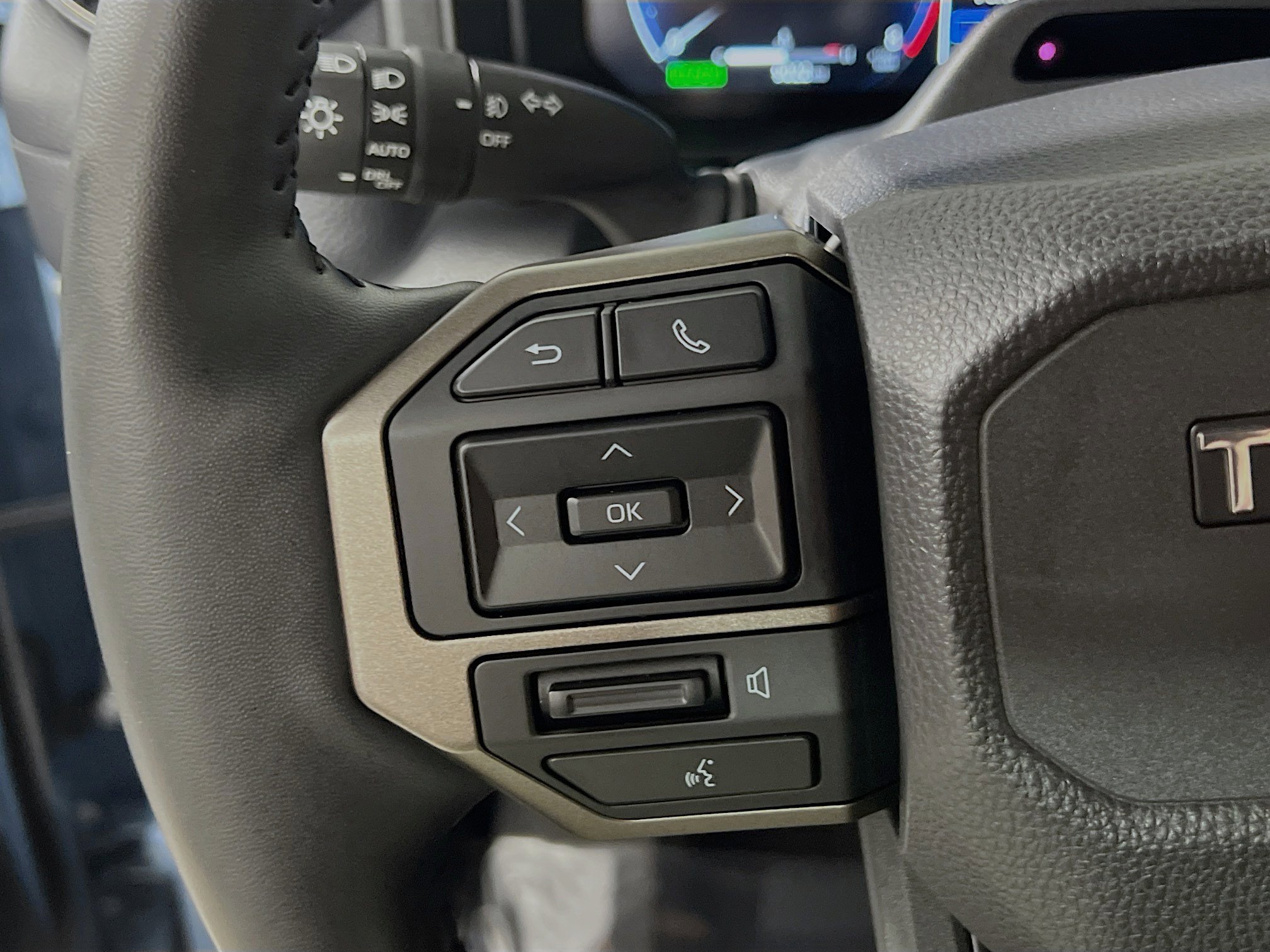 Used 2025 Toyota Land Cruiser Base image 19