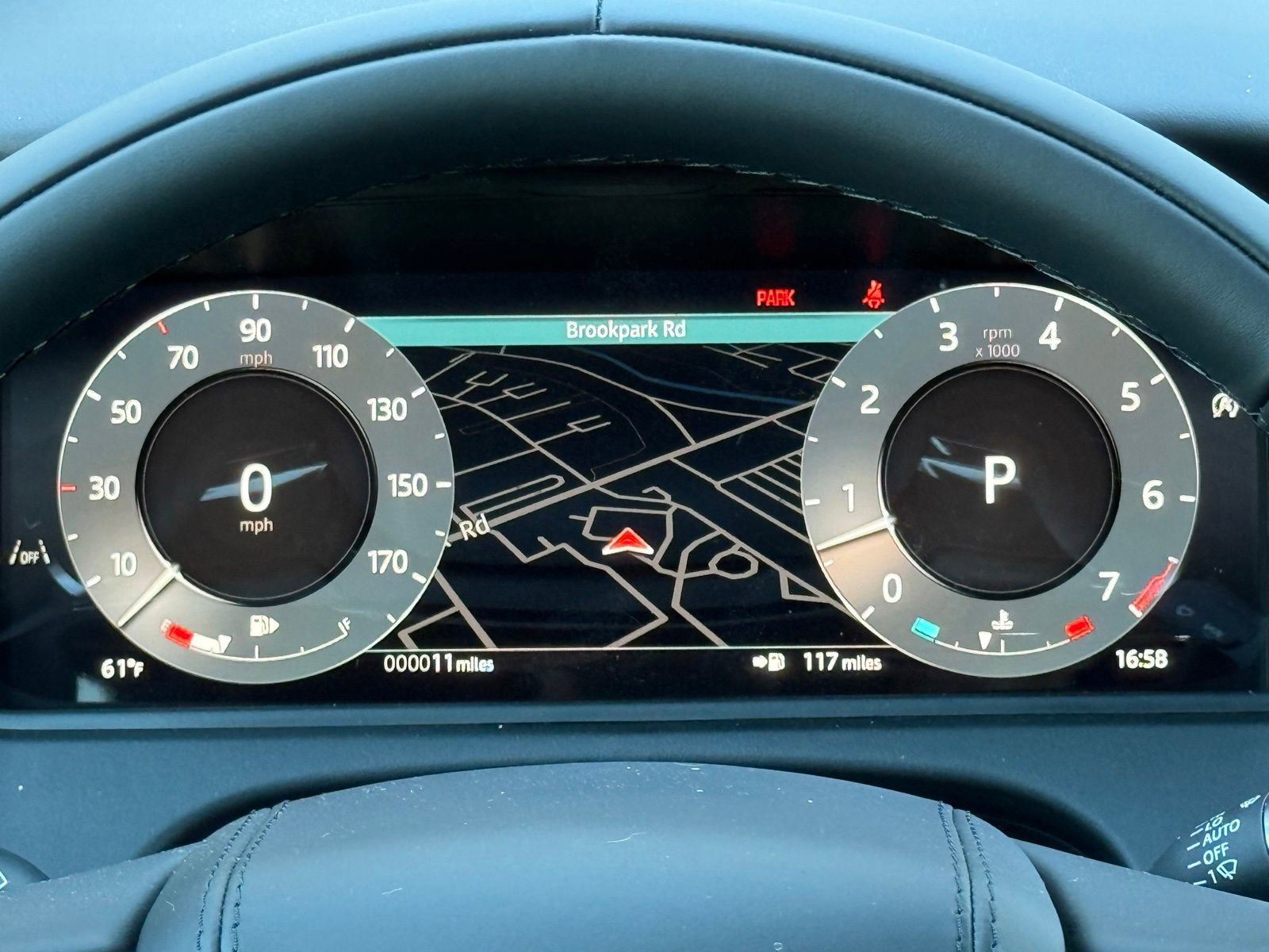New 2026 Land Rover Range Rover Velar Dynamic SE image 28