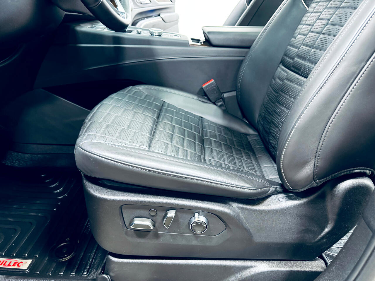 Used 2024 Cadillac Escalade ESV Sport Platinum image 32