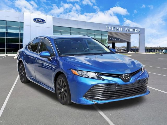 Used 2020 Toyota Camry LE image 6