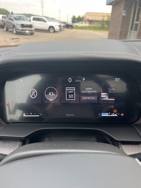 Used 2024 Jeep Grand Cherokee L Overland w/ Luxury Tech Group IV image 7