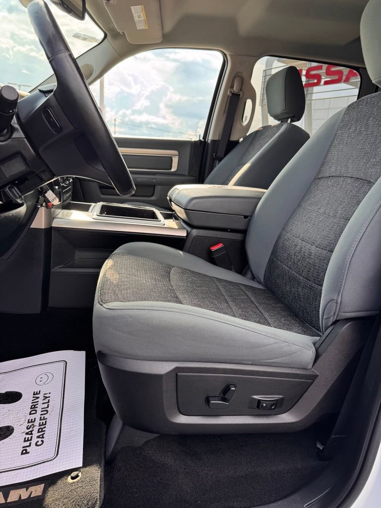 Used 2015 RAM 1500 Big Horn RWD image 13