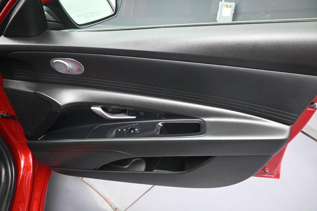 Used 2024 Hyundai Elantra SEL FWD image 33