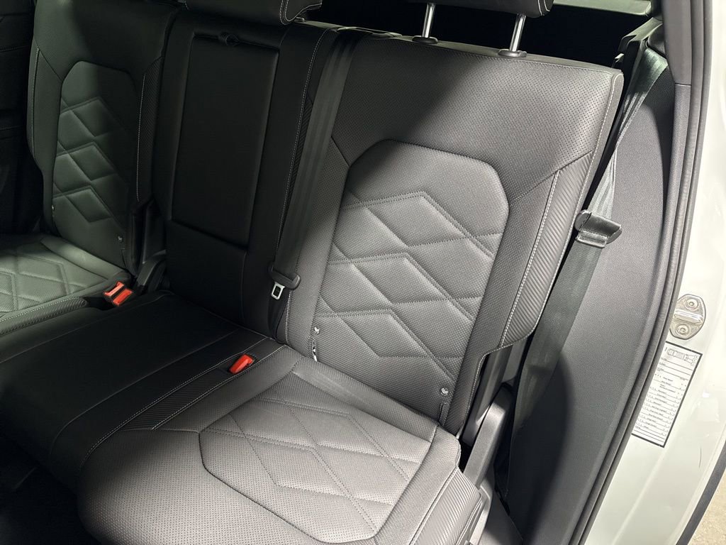 Used 2025 Volkswagen Atlas Cross Sport SE image 14