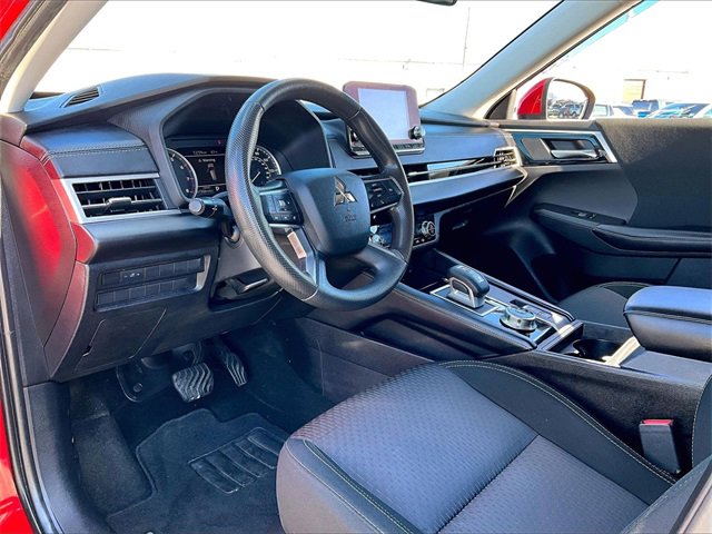 Used 2022 Mitsubishi Outlander ES image 8