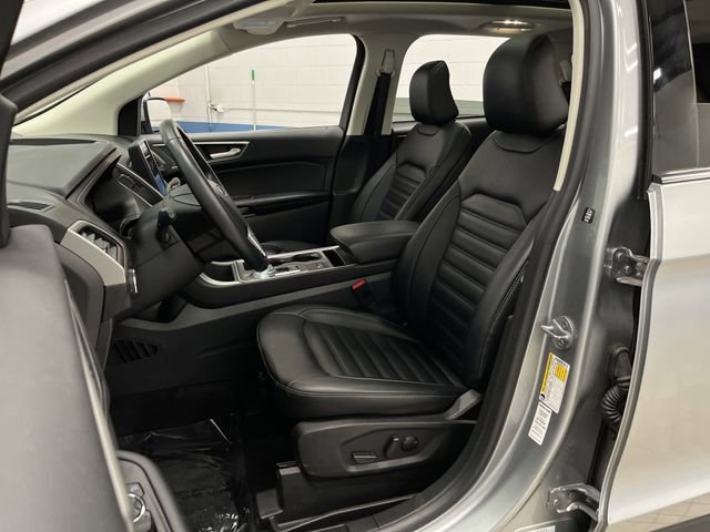 Used 2023 Ford Edge SEL w/ Convenience Package image 4