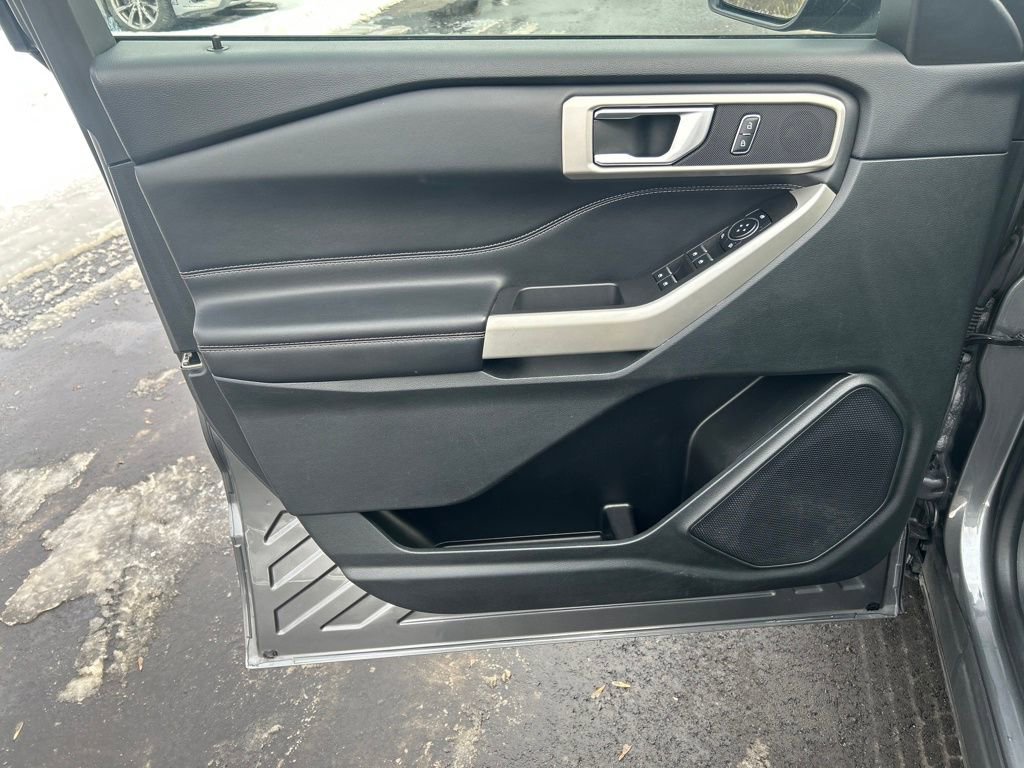 Used 2023 Ford Explorer XLT w/ Equipment Group 202A image 20